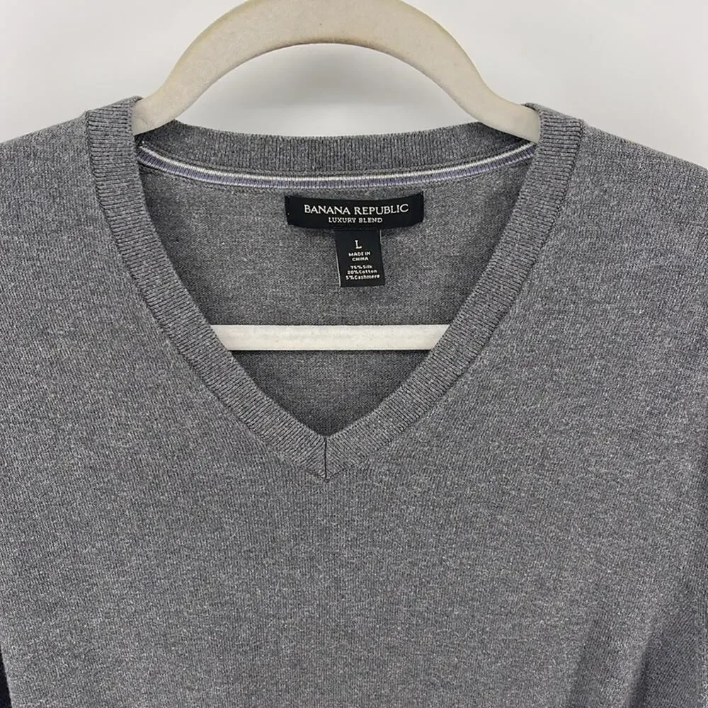 Banana Republic Luxury Blend silk cotton cashmere blend V-neck knit sweater L
